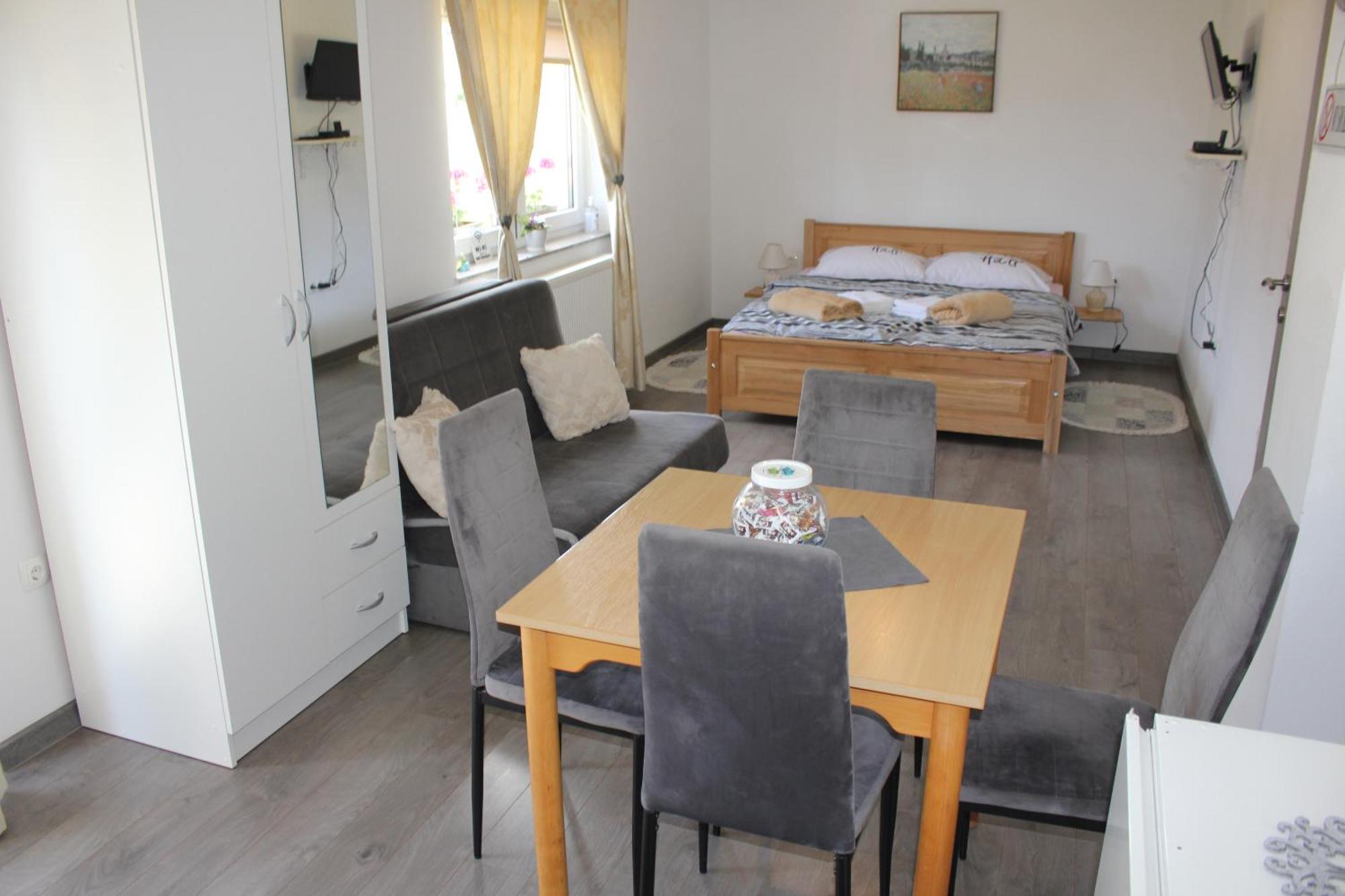 Studio Apartments Adian โคเรนนิซา ห้อง รูปภาพ